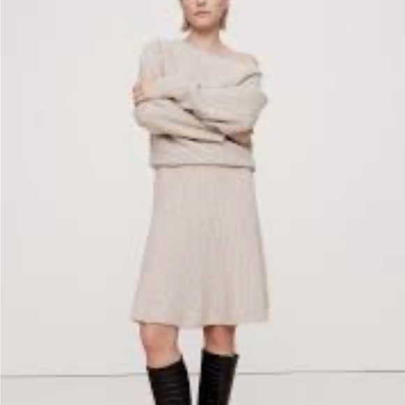 Banana Republic Dresses & Skirts - Dolman Ribbed Wool Blend Dress, M